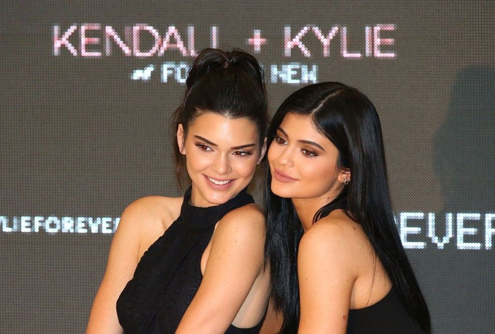 Kendall ve Kylie Jenner'dan işçilerine para ödemedikleri suçlamasına yanıt - 1