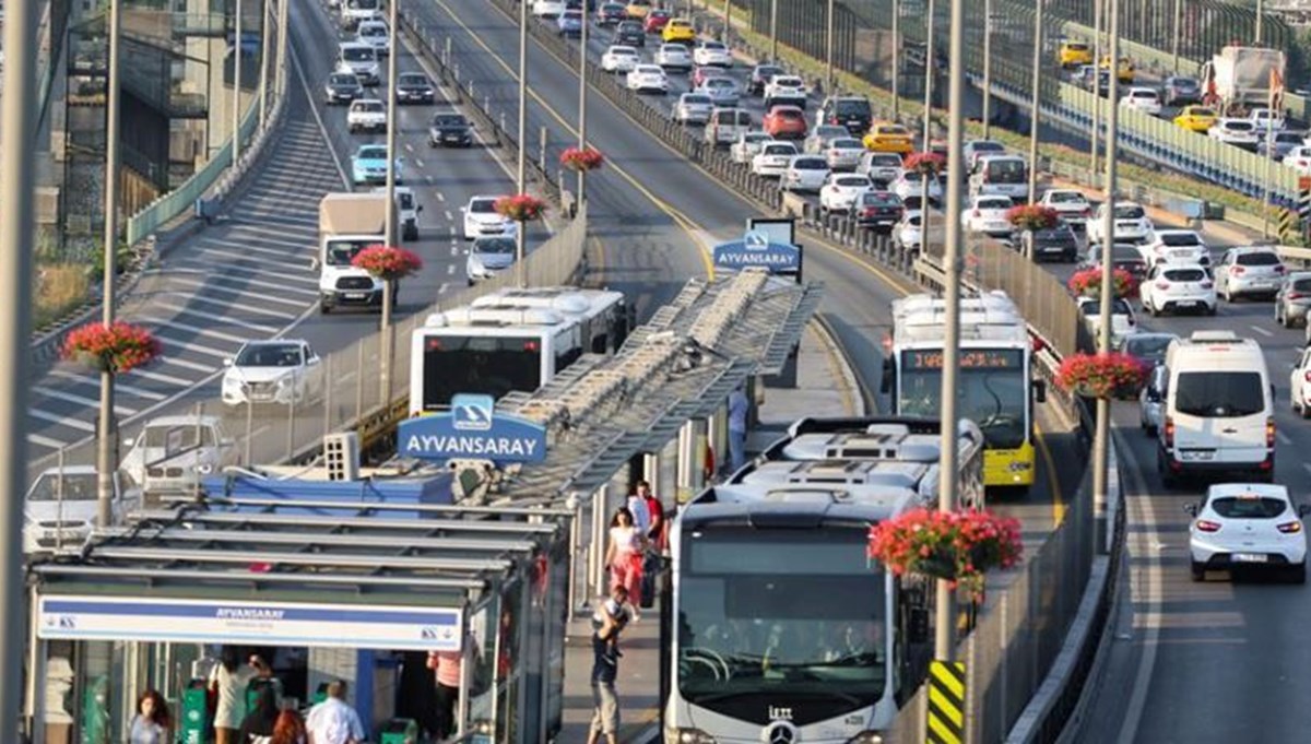 İstanbul'da toplu taşıma zammı sonrası otobüs, metro, metrobüs fiyatları ne kadar oldu? Abonman öğrenci ücreti kaç TL?