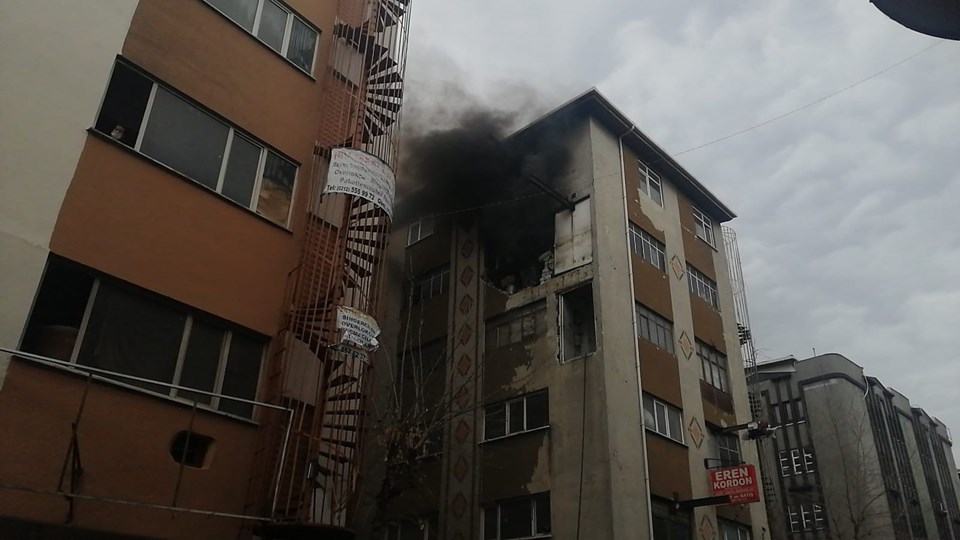 İstanbul Güngören'de patlama sonrası yangın - 1