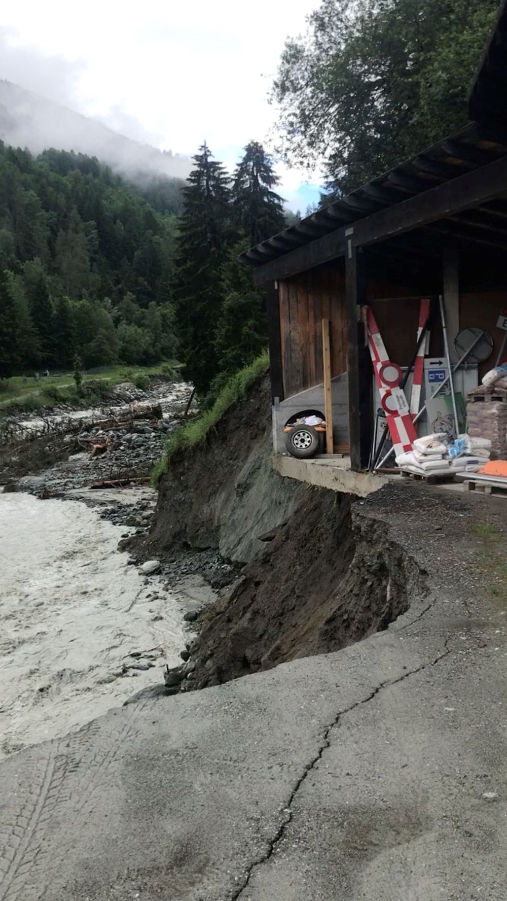 İsviçre'de sel: 1 kişi hayatını kaybetti - 4