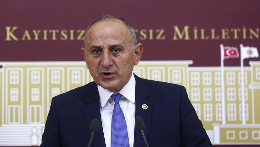 CHP'li Dursun Çiçek, ön seçim için imza toplamaya başladı