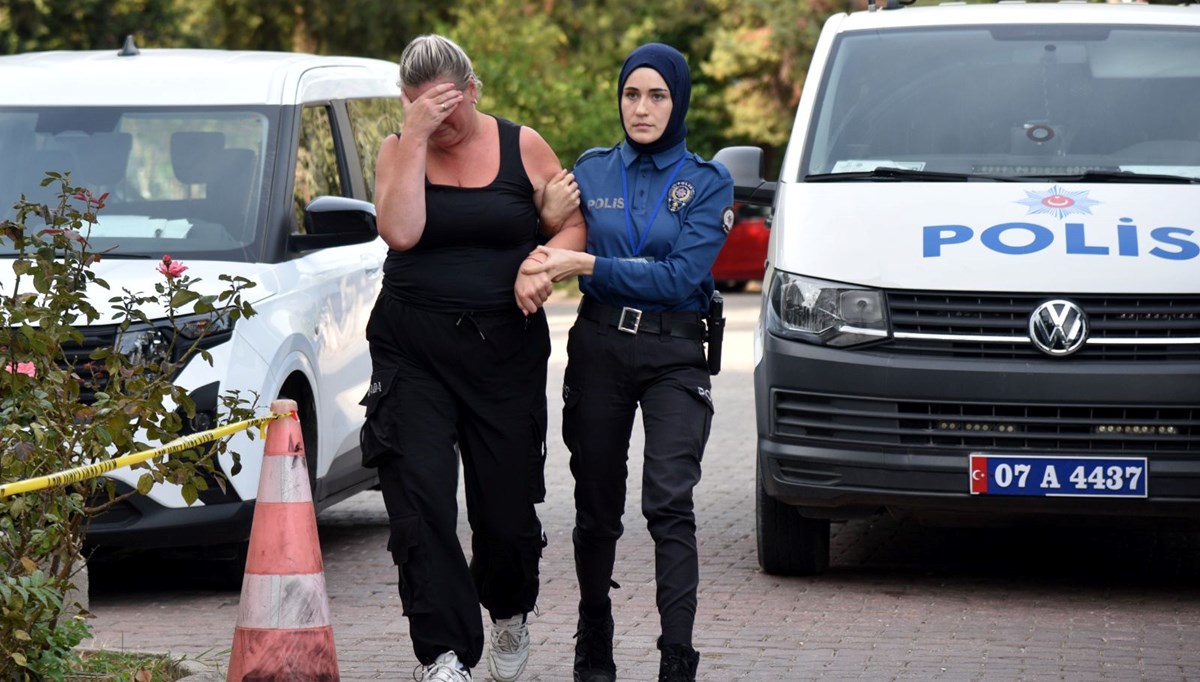 Yeni doğan bebeğini klozete bırakıp kaçan cani anne tutuklandı Yeni doğan bebeğini klozete bırakıp kaçan cani anne tutuklandı