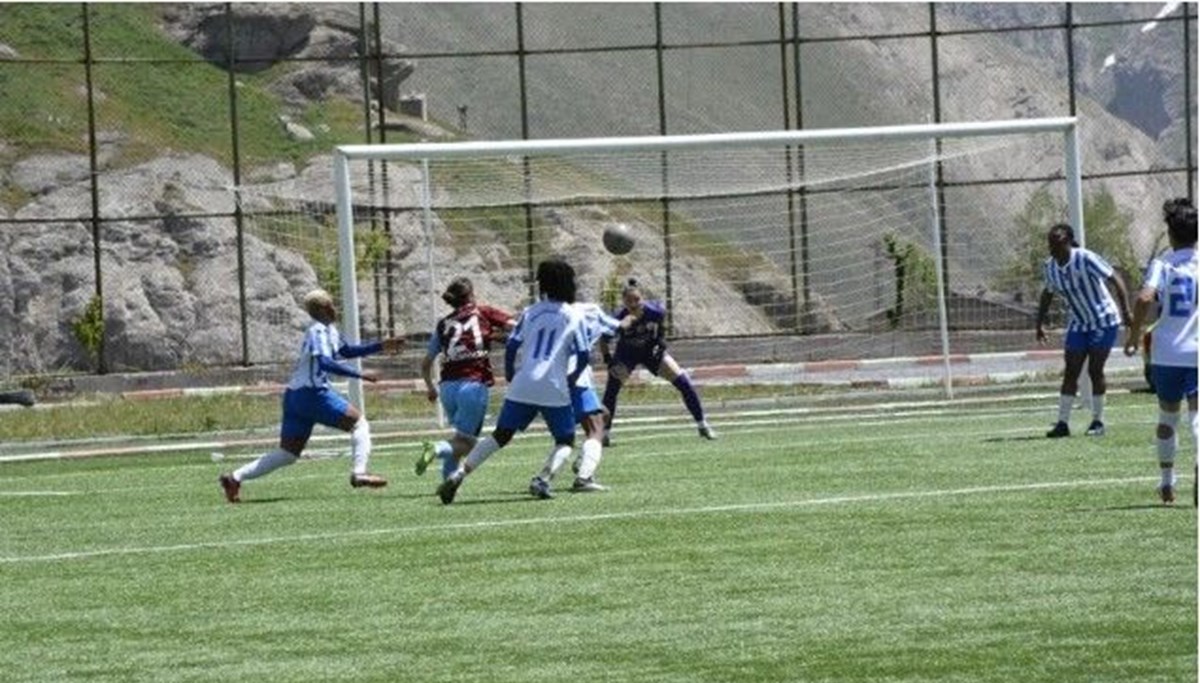 Turkcell Kadın Futbol Süper Ligi: Hakkarigücü: 6 - Trabzonspor: 2 Turkcell Kadın Futbol Süper Ligi: Hakkarigücü: 6 - Trabzonspor: 2