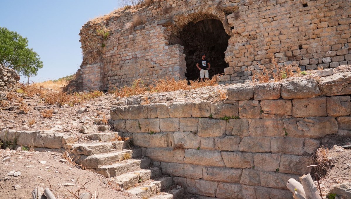 Efes Antik Kenti'nin Koressos Kapısı gün yüzüne çıkarılacak