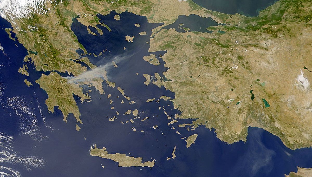 Yunanistan'ın, kara sularında 12 mil talebinden vazgeçtiği ileri sürüldü