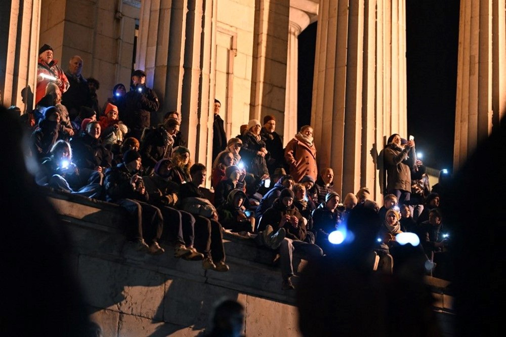 Almanya'da yaklaşık 100 bin kişi, aşırı sağı protesto etti - 6