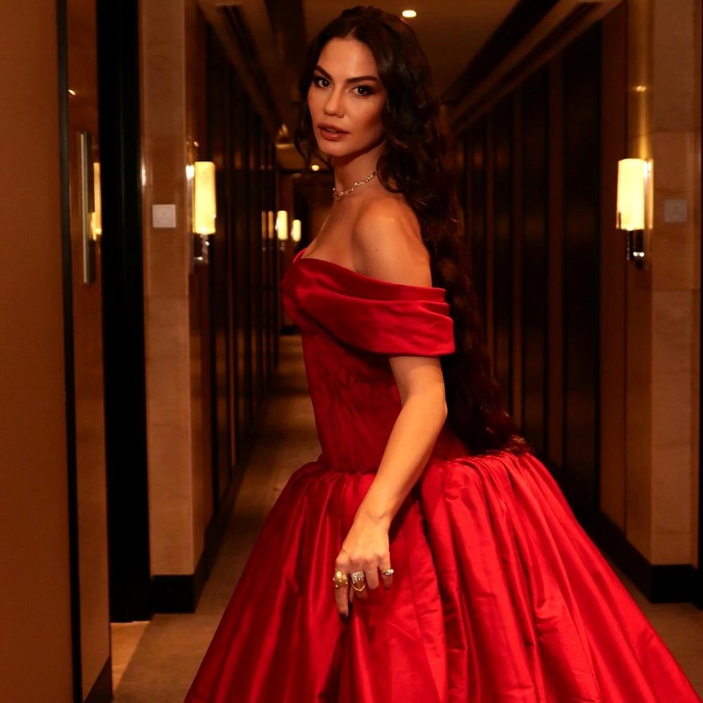 DIAFA Ödül Töreni'ne katılan Demet Özdemir'in tarzı gündem oldu - 4