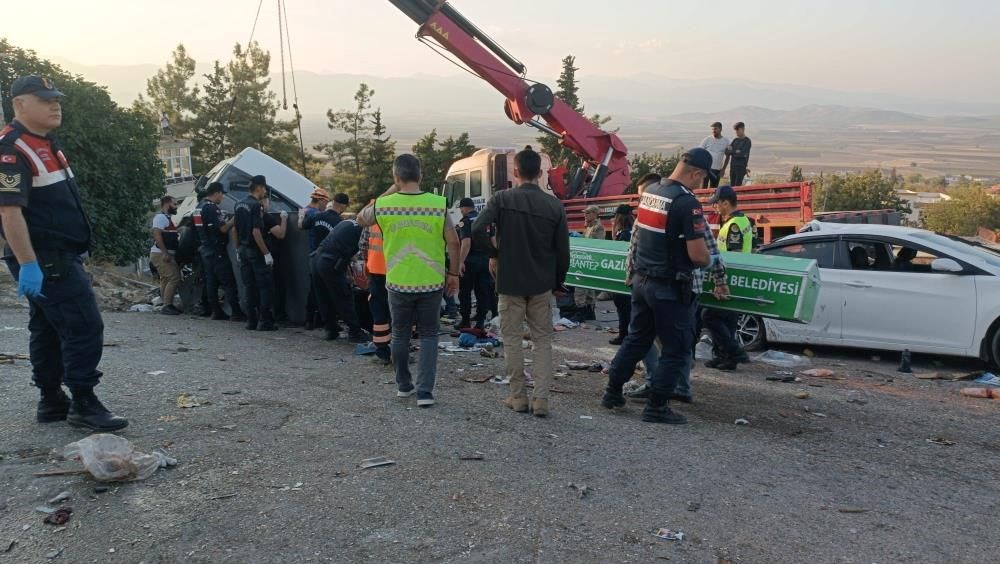 Gaziantep'te katliam gibi kaza: 6 ölü - 7