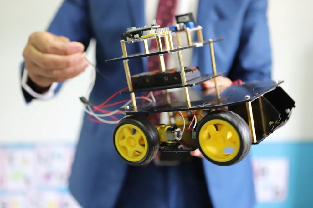 Bir sabah hayatı değişti: Öğretmen öğrendi, öğrenciler üretti - 1