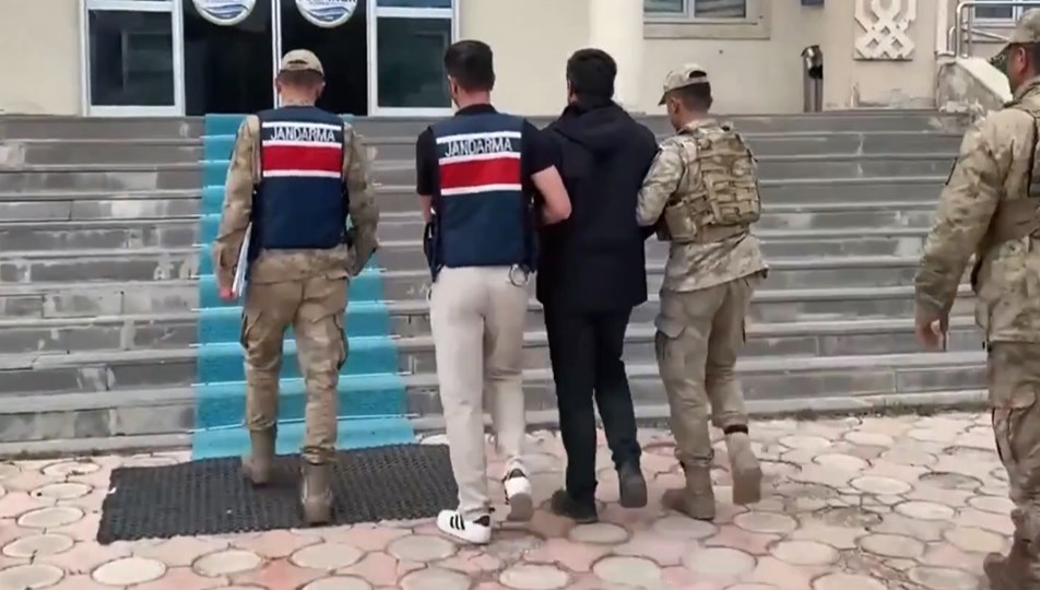 Hakkari ve Van'da 339 kilogram uyuşturucu ele geçirildi