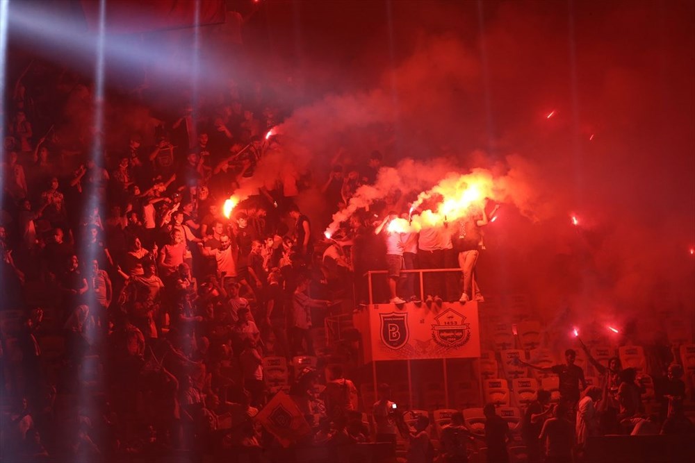 Medipol Başakşehir, şampiyonluk kupasını kaldırdı - 11