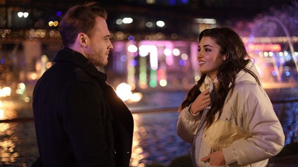 Hande Erçel ile Kerem Bürsin ilk kez el ele - 3