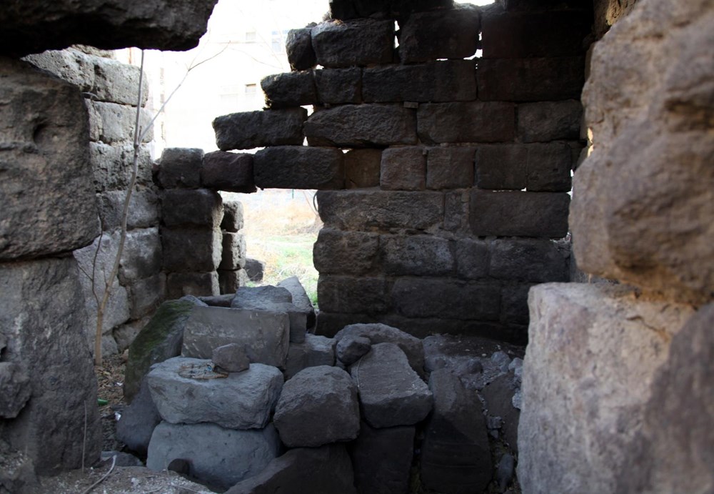 Kayseri'de tarihi medrese harabeye döndü - 3
