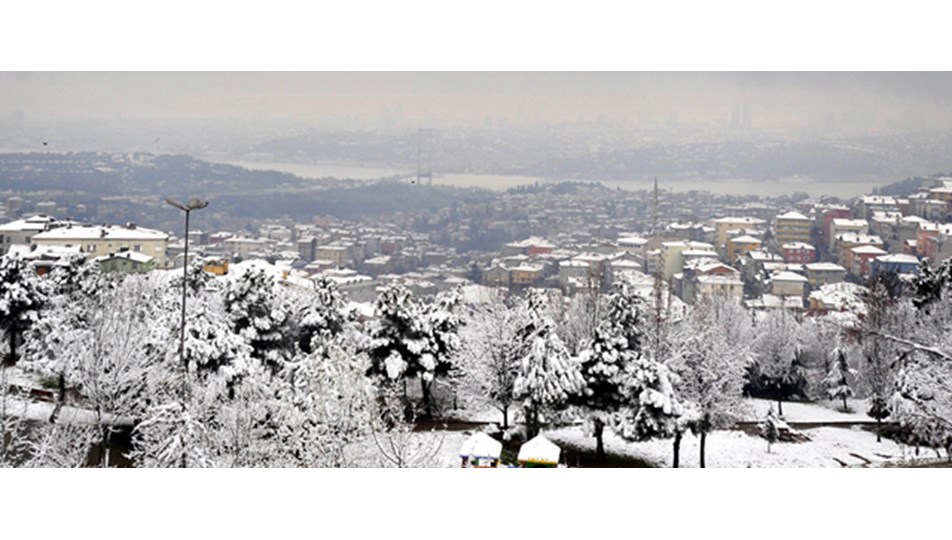 Kar İstanbul'u felç etti