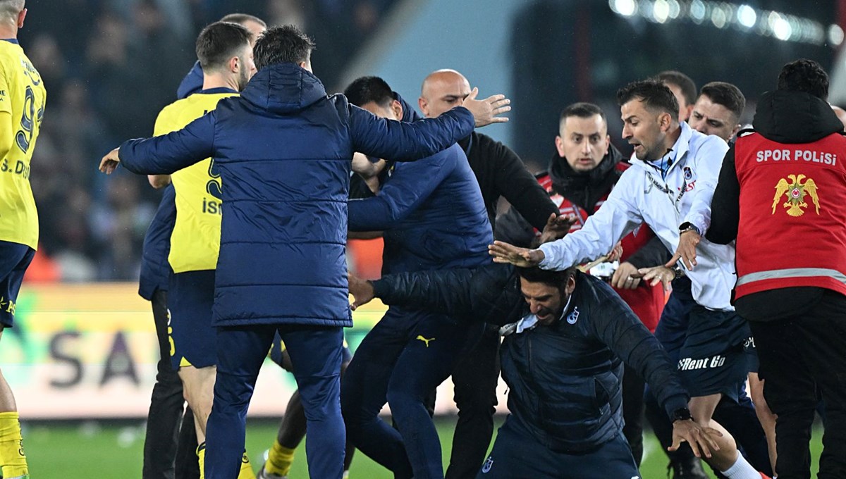 Trabzonspor yardımcı antrenörü Egemen Korkmaz olaylı derbi sonrası konuştu: Tepkisiz kalamazdım