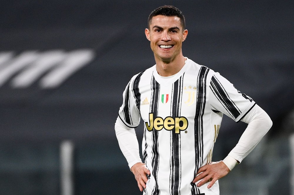 Cristiano Ronaldo yine Bugatti Centodieci ile gündemde - 1