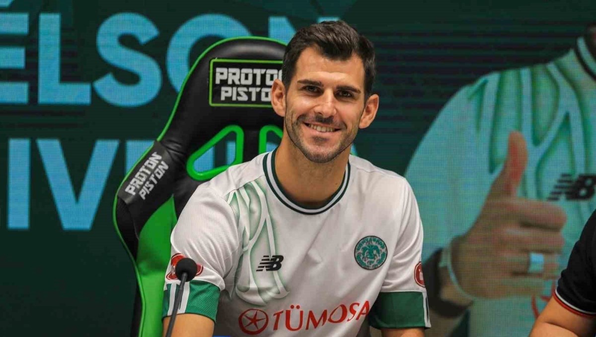 Konyaspor'da Nelson Oliveira ile yollar ayrıldı