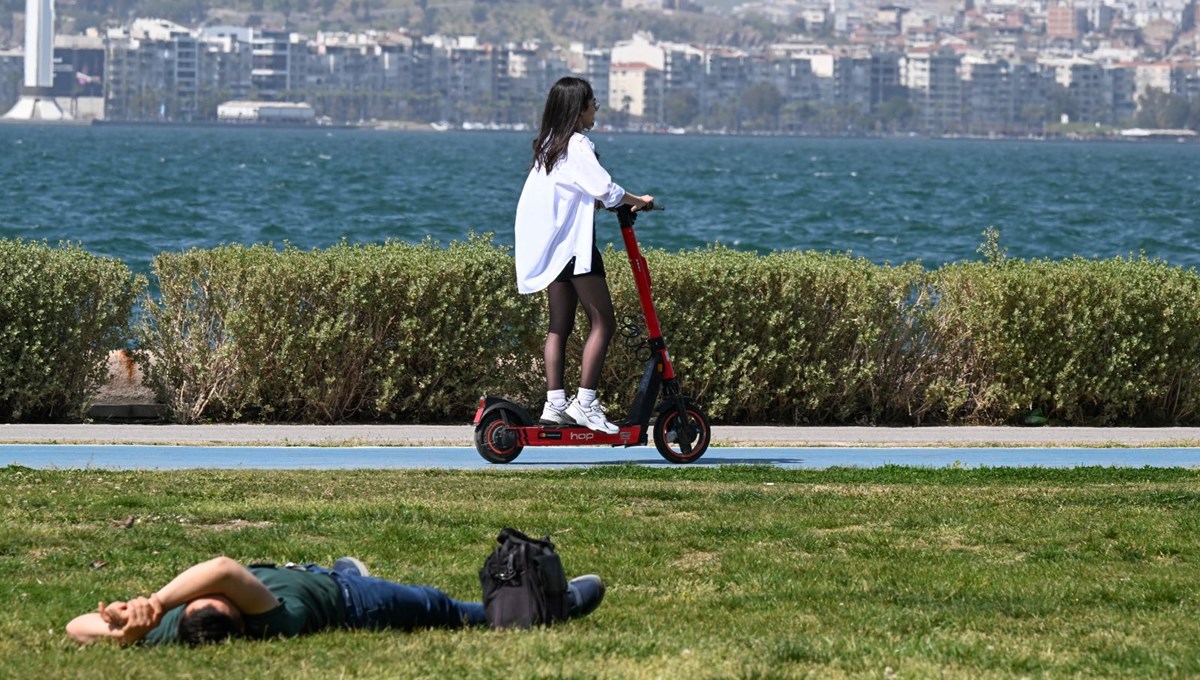 Bahar havası sürecek mi? Meteoroloji’den 3 bölge için sağanak uyarısı (İstanbul, Ankara, İzmir hava durumu)