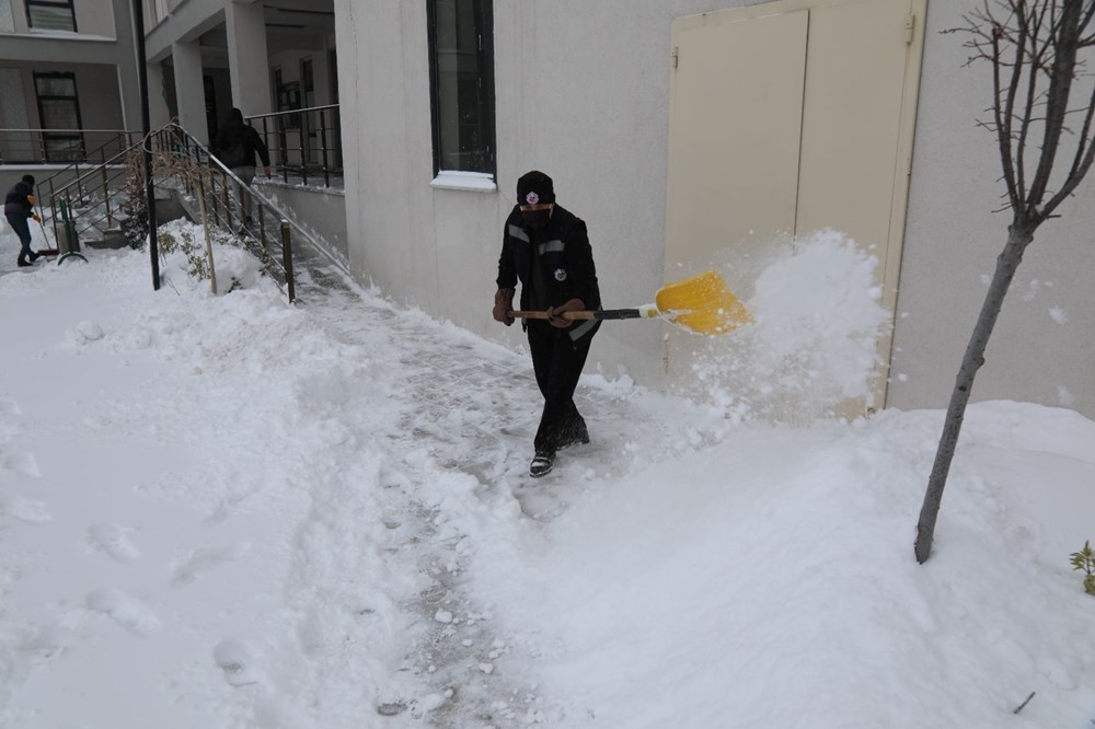 20 ilde kar esareti! Yollar kapandı, kar kalınlığı 80 santimetreye ulaştı - 17