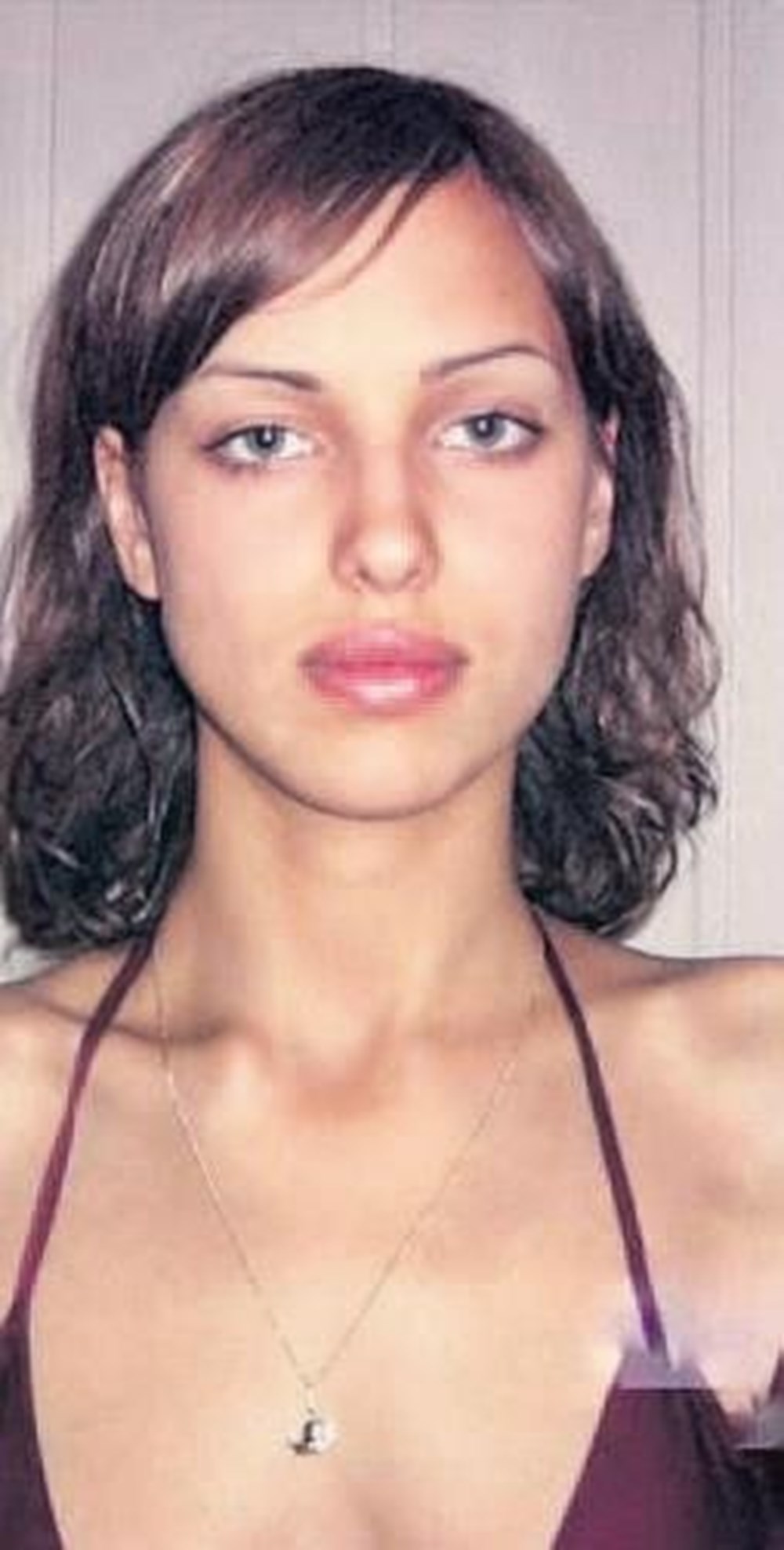 Su Burcu Yazgı Coşkun'dan nostaljik kare (Ünlülerin çocukluk ve gençlik halleri) - 524