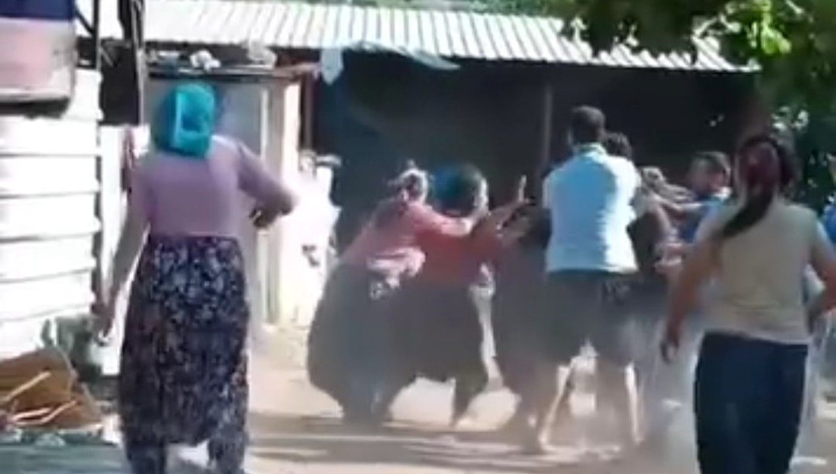 Akrabalar arasında miras tartışması: Anne ile 2 kızını dövdüler Akrabalar arasında miras tartışması: Anne ile 2 kızını dövdüler