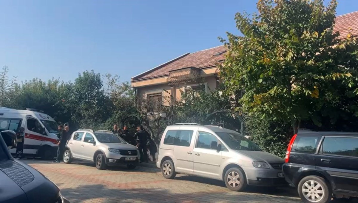 İstanbul'da doğalgaz kaçağı faciası: Doktor öldü, eşi ve oğlu hastaneye kaldırıldı İstanbul'da doğalgaz kaçağı faciası: Doktor öldü, eşi ve oğlu hastaneye kaldırıldı