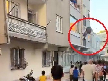 Anneanne daha sonra kendisini aşağı bıraktı