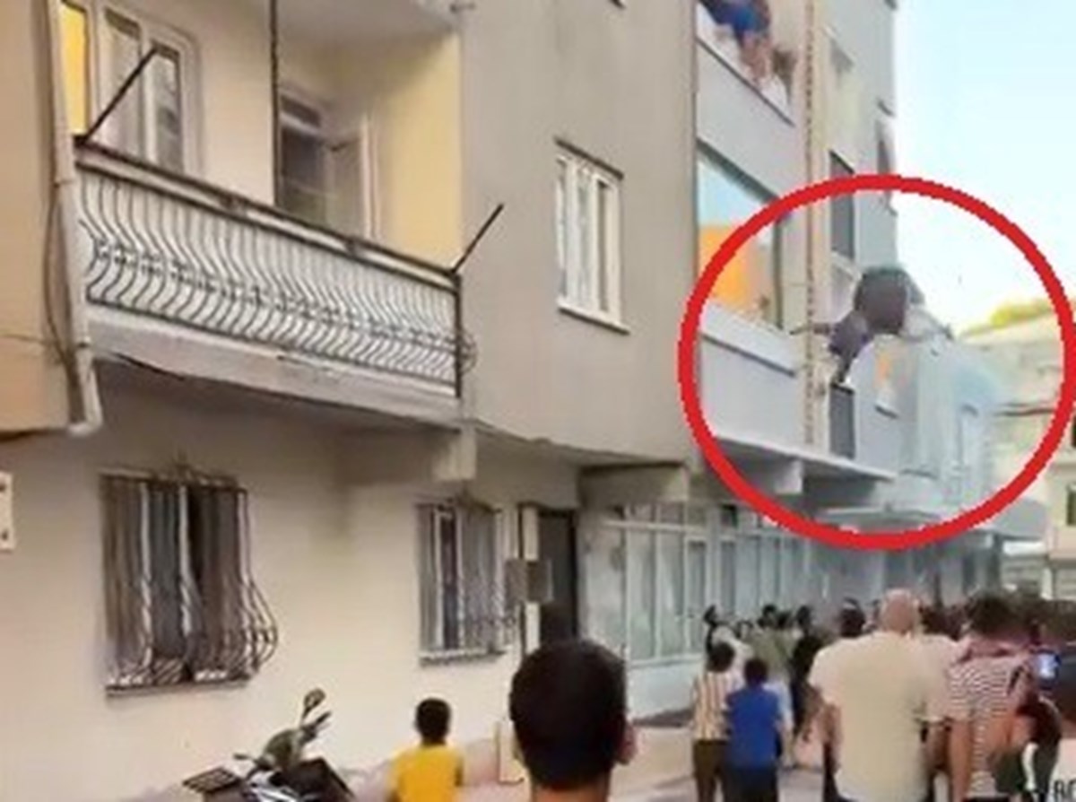Anneanne daha sonra kendisini aşağı bıraktı Anneanne daha sonra kendisini aşağı bıraktı