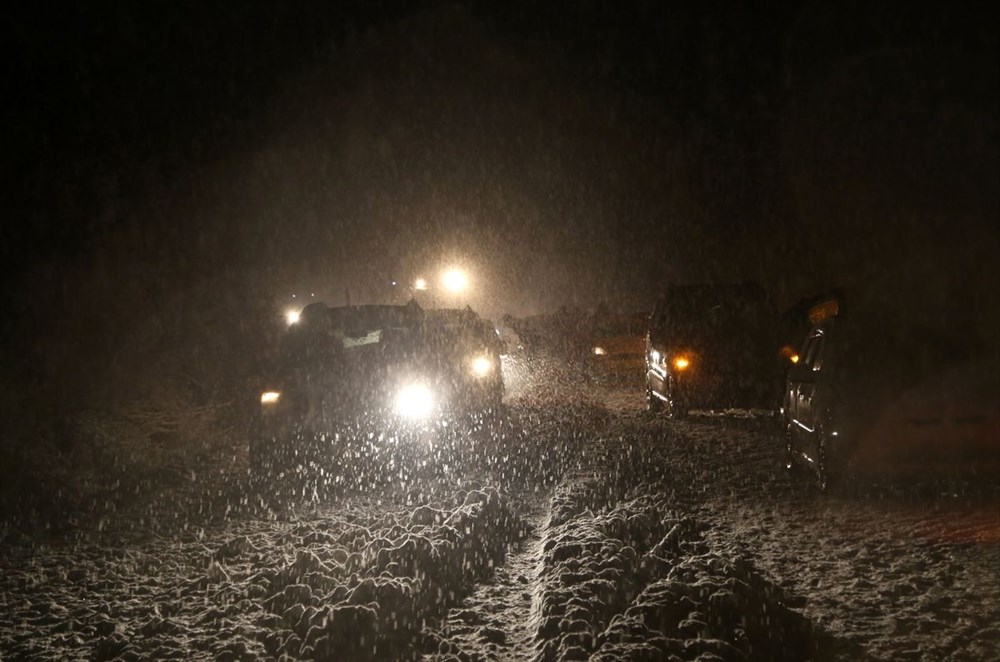 Sivas-Tokat karayolu yoğun kar yağışı dolayısıyla trafiğe kapandı - 12