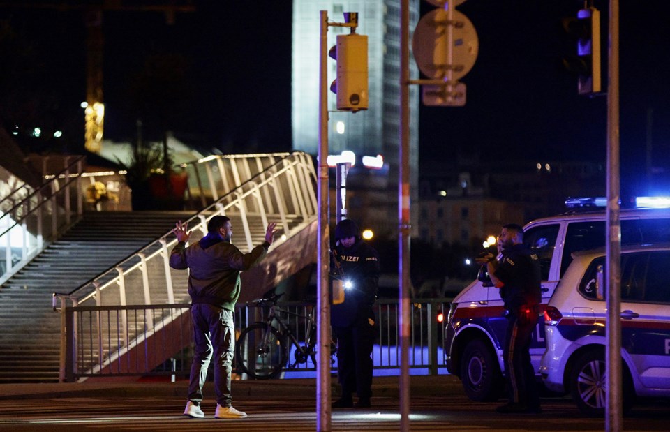 Viyana'da 6 ayrı noktada terör saldırısı: 4 kişi hayatını kaybetti, 15 yaralı var - 2