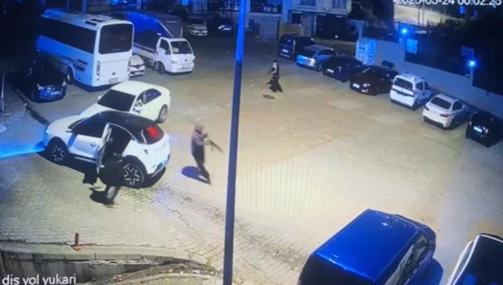 Kağıthane'de kalaşkinoflu dehşet: Maskeli saldırganlar kurşun yağdırdı 77 8ri2EmPtsk vpXSC27a6yQ