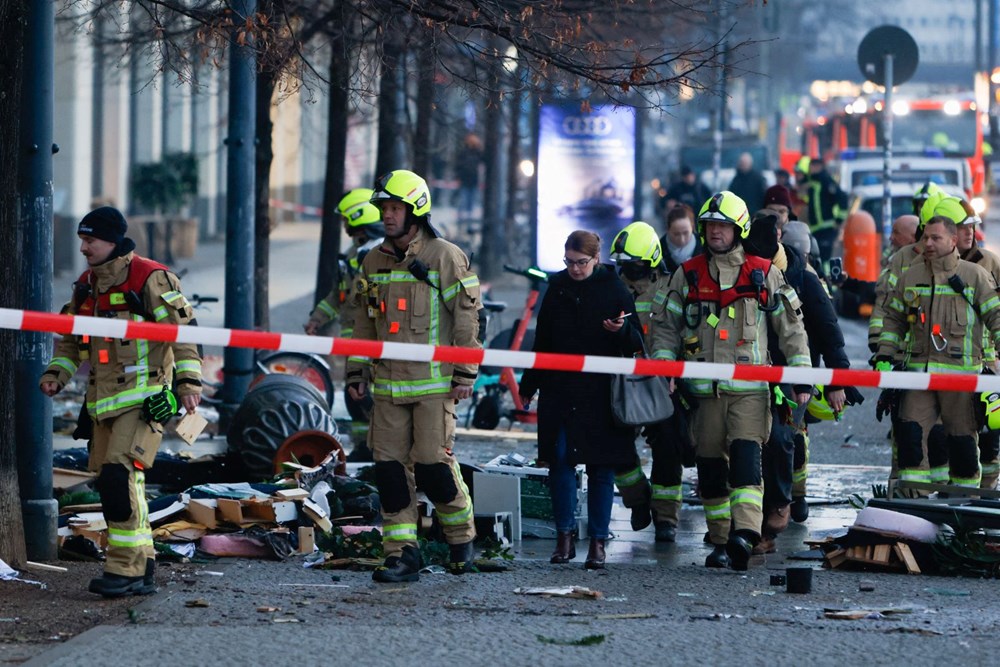 Almanya'da dev akvaryum patladı: Çok sayıda acil yardım ekibi gönderildi - 3