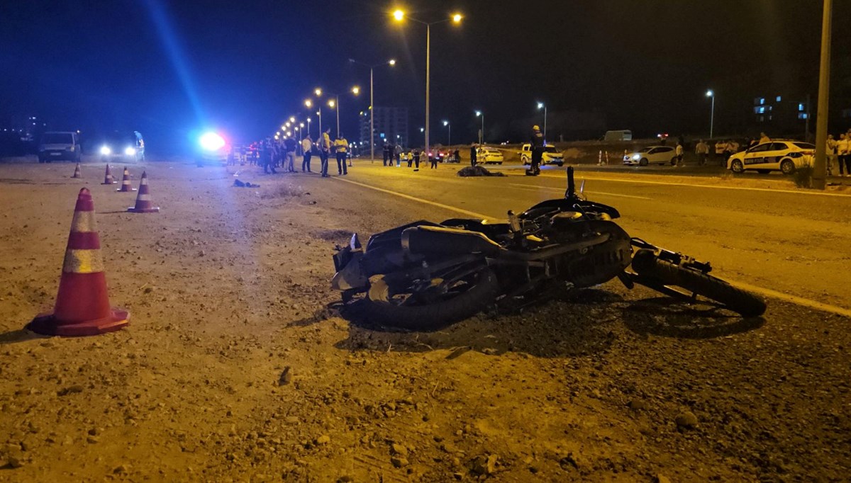 Siirt'te otomobille çarpışan motosikletin sürücüsü öldü Siirt'te otomobille çarpışan motosikletin sürücüsü öldü
