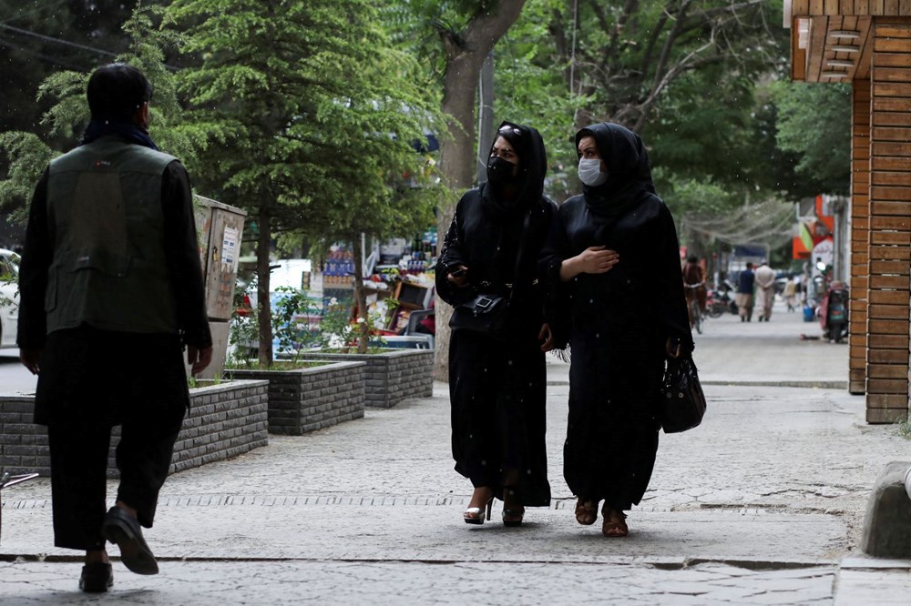 Taliban: 'Yaramaz' kadınları evde tutmaya devam edeceğiz - 9