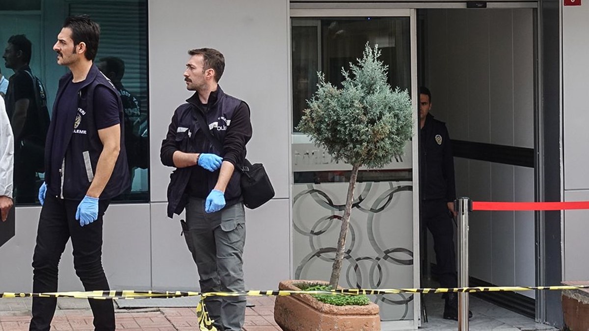 Istanbul Da Hastanede Psikiyatrist Fikret Haciosman A Hastasindan Silahli Saldiri Ntv