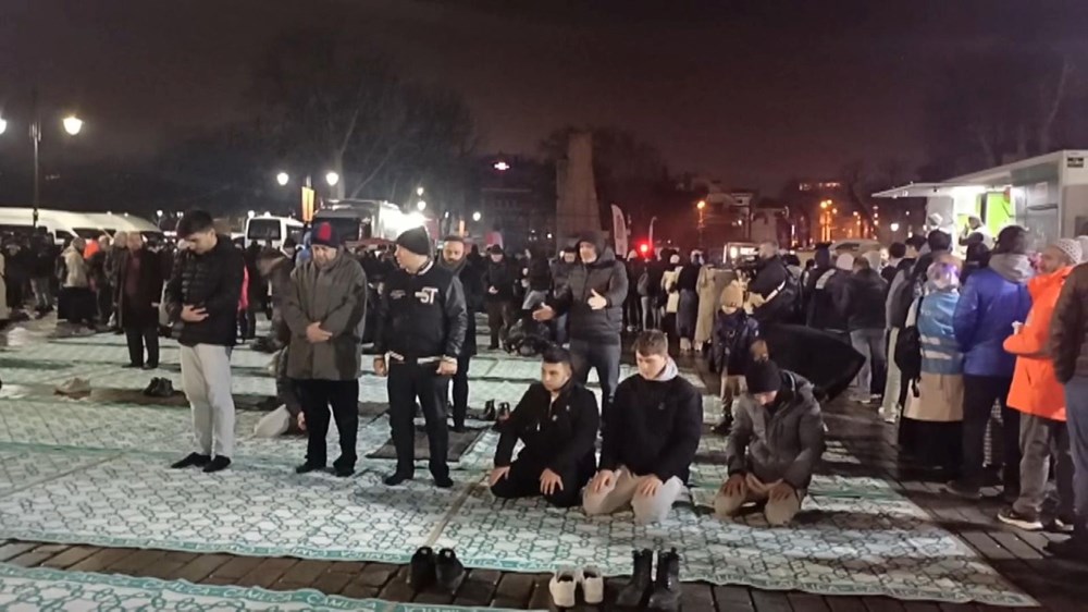 İstanbul'da tarihi buluşma: Binlerce kişi Galata Köprüsü'nde buluştu - 8