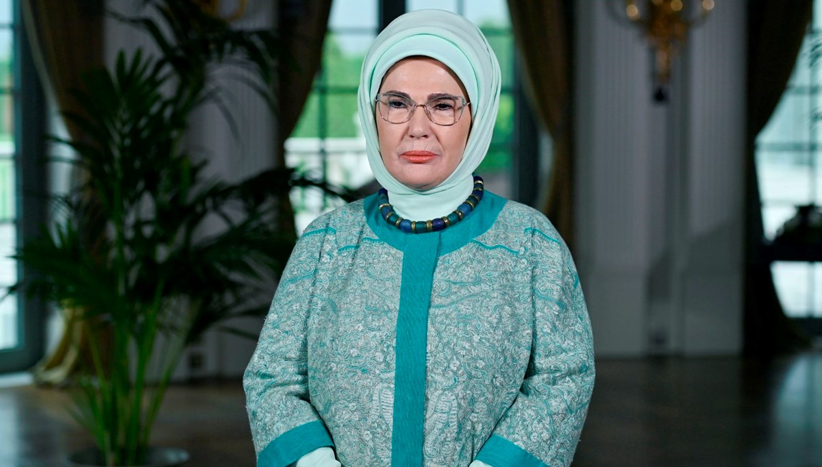 Emine Erdoğan, 5. Lider Eşleri Zirvesi'ne video mesaj gönderdi: Eğitimciler örnek şahsiyetlerdir