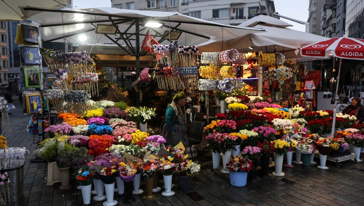 Çiçekçilerde 24 Kasım yoğunluğu