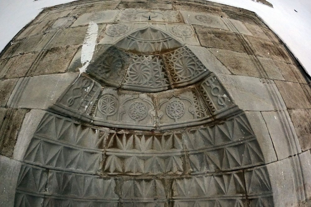 Gümüşhane'deki 800 yıllık ecdat yadigarı camiye eksik restorasyon iddiası - 4