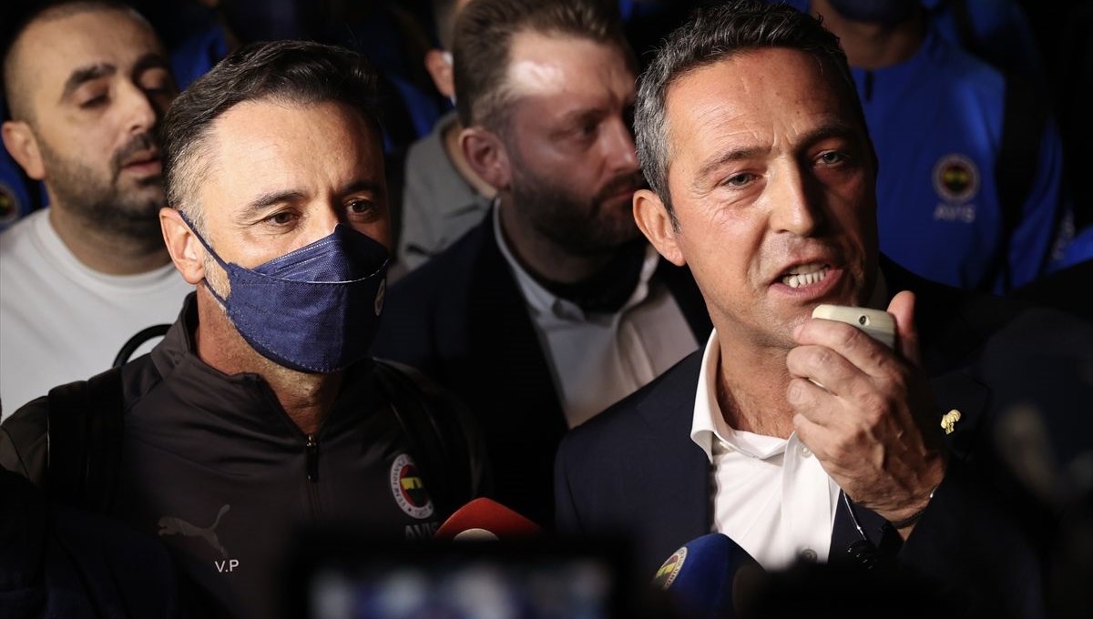 Fenerbahçe kafilesine havalimanında karşılama Fenerbahçe kafilesine havalimanında karşılama
