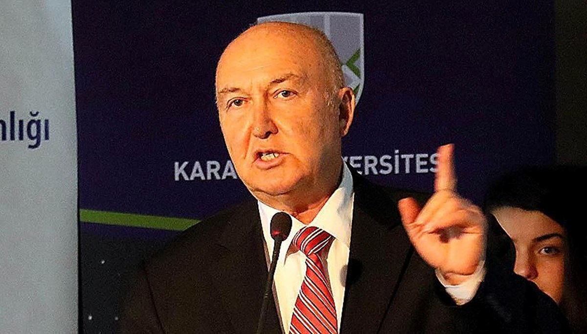 Prof. Dr. Övgün Ahmet Ercan'dan sağlık durumuyla ilgili açıklama: Beyin kanaması tehlikesi geçirdi