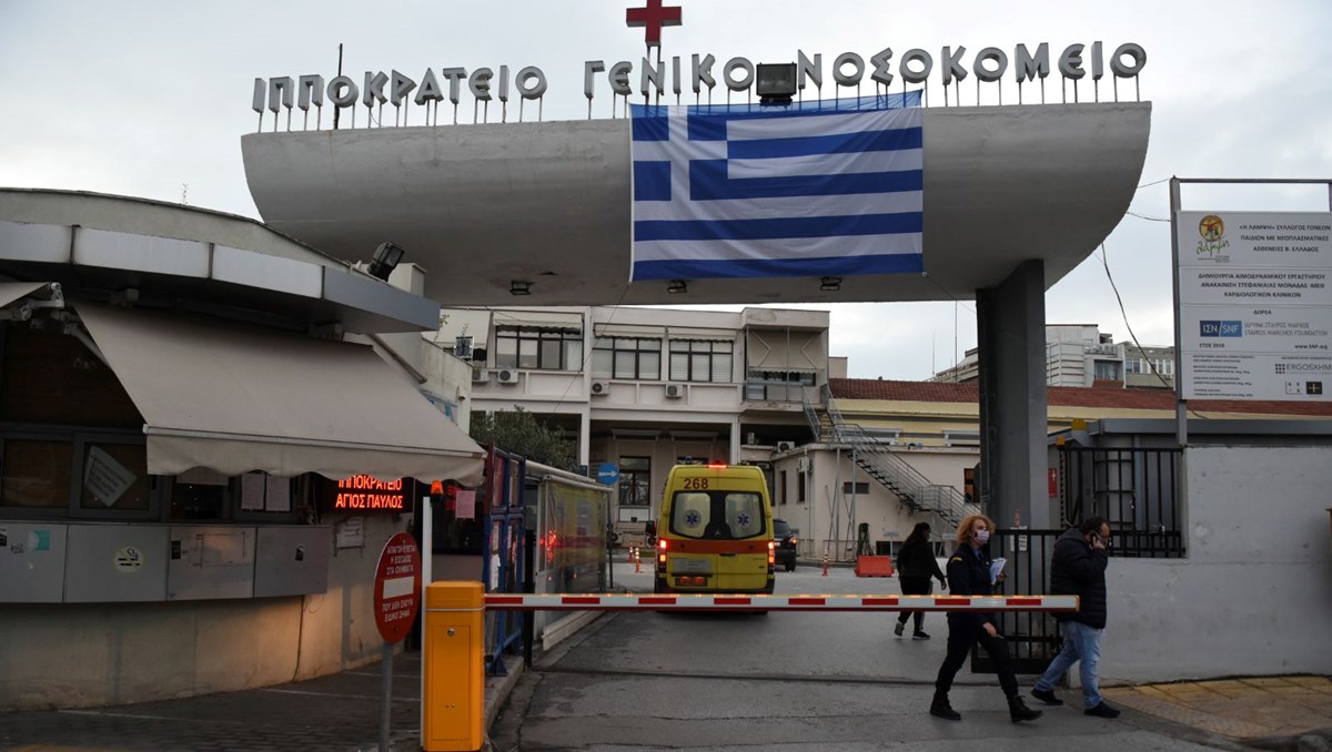 Yunanistan'da Covid-19 aşısı 60 yaş üzeri için zorunlu oluyor: Uymayanlar her ay 100 Euro ödeyecek