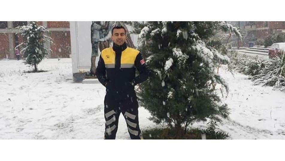 Posta dağıtıcısına döner bıçaklı saldırı