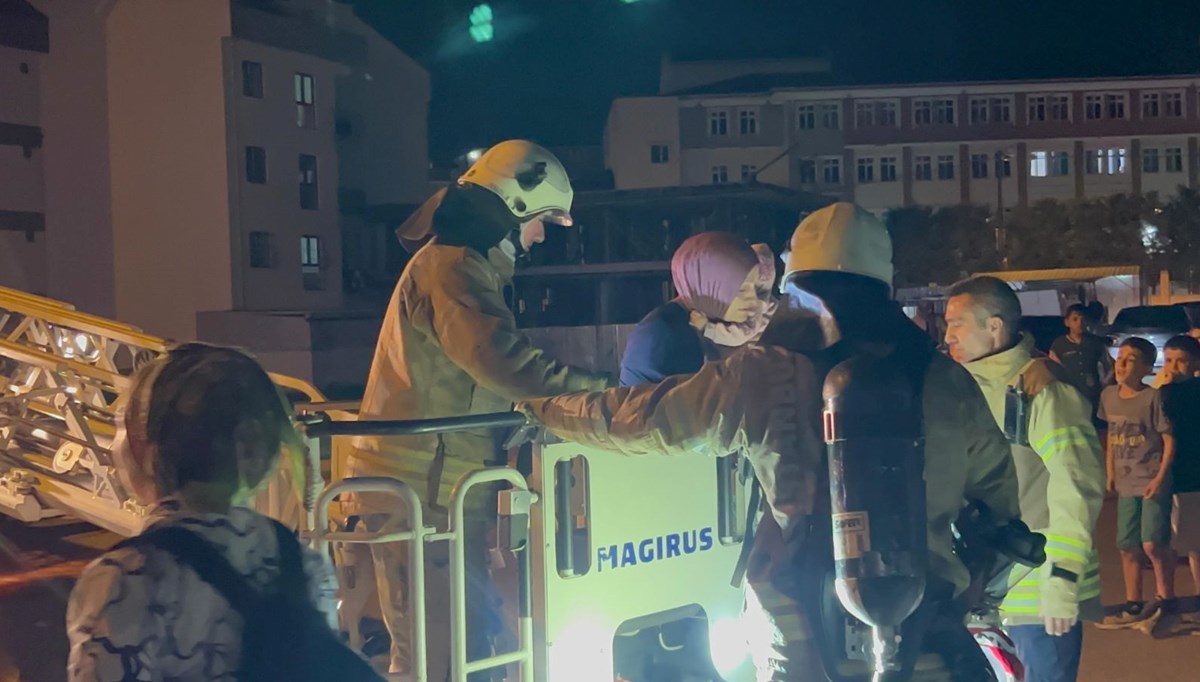 İstanbul'da otopark yangınında mahsur kalanları itfaiye kurtardı