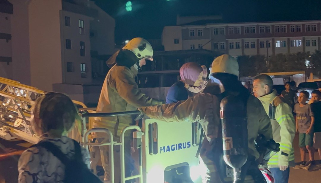 İstanbul'da otopark yangınında mahsur kalanları itfaiye kurtardı