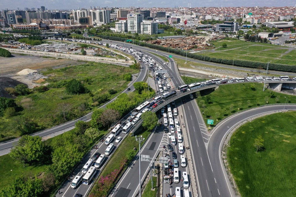 D-100'de "Büyük İstanbul Mitingi" yoğunluğu (Atatürk Havalimanı'nda AK Parti mitingi) - 10