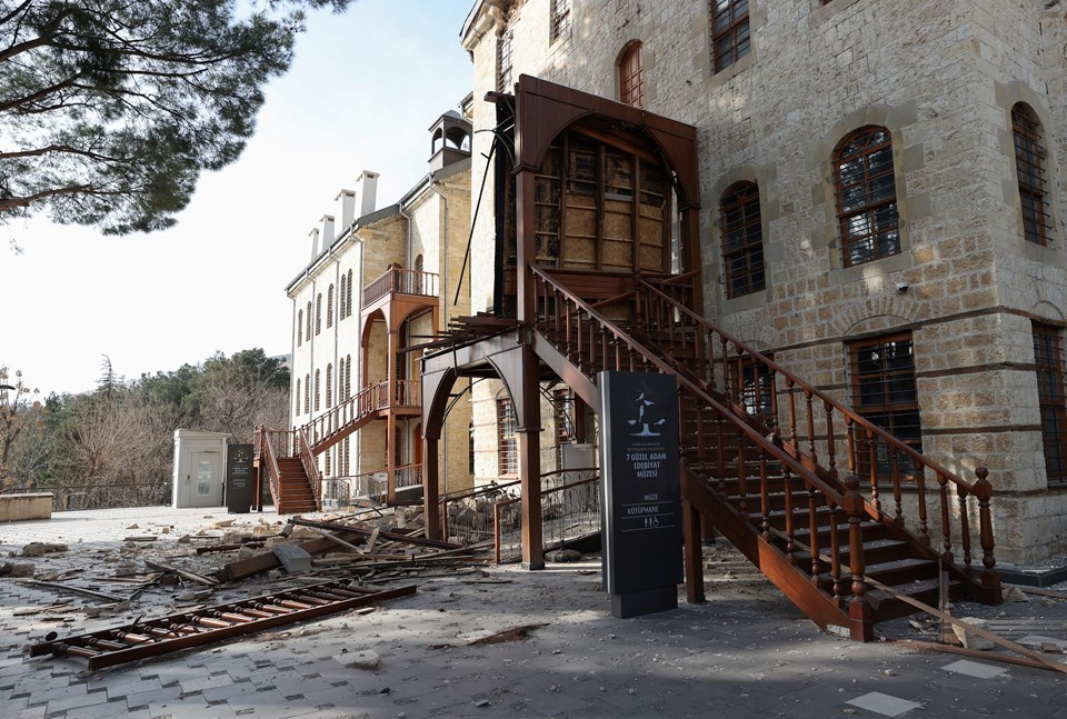Yedi Güzel Adam Edebiyat Müzesi depremlerde zarar gördü - 1