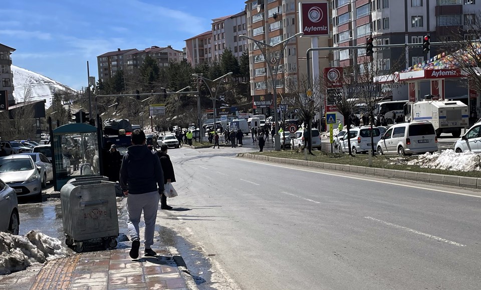 Yurtta Van eylemleri | İçişleri Bakanı Ali Yerlikaya: 14 ilde 340 şüpheli gözaltına alındı - 1
