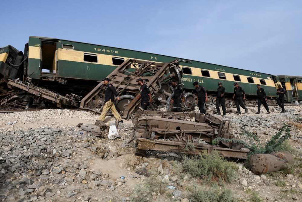 Pakistan'da tren faciası: En az 30 ölü, 90'dan fazla yaralı - 9