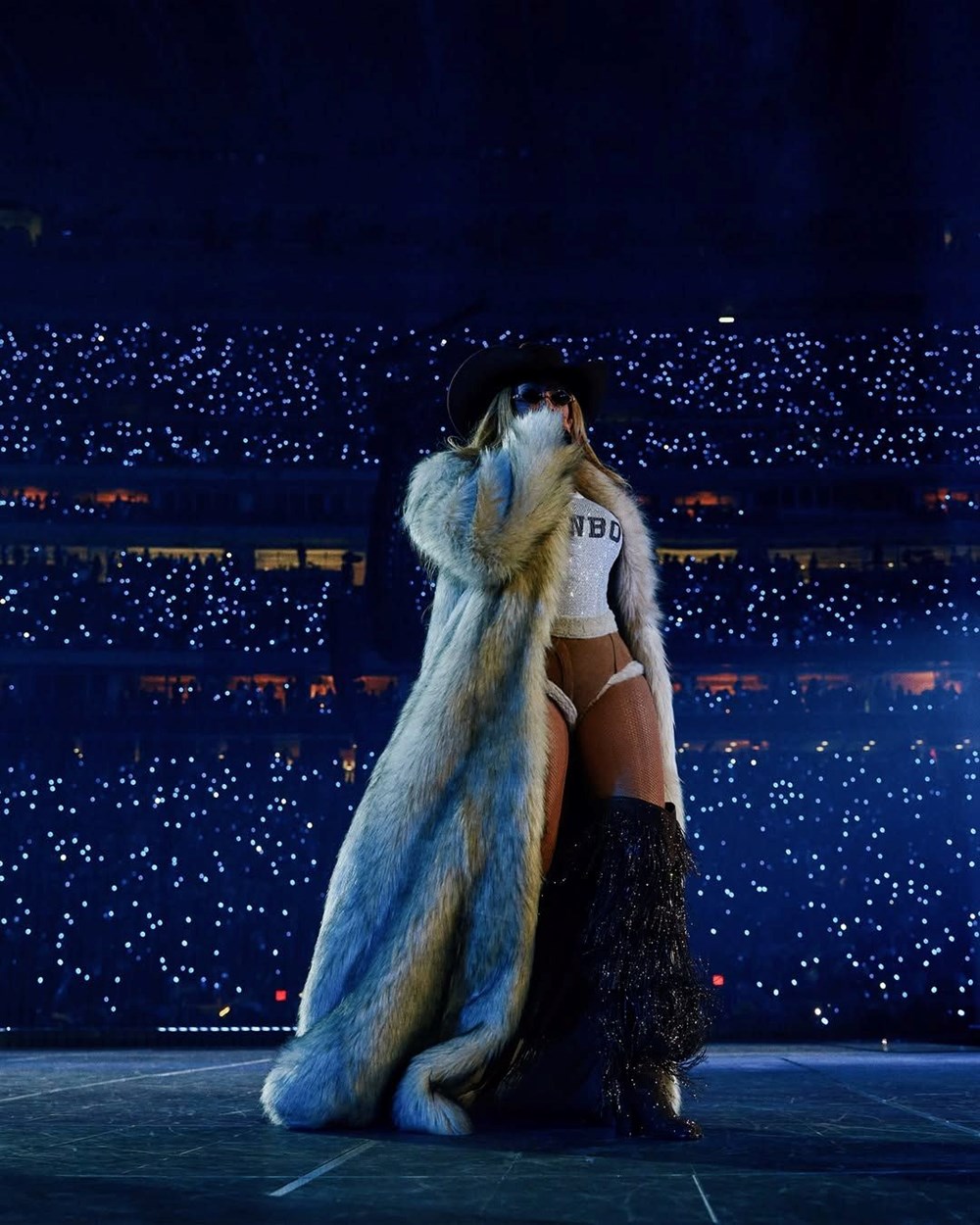 Beyonce konserinde korkutan anlar: Düşmekten kıl payı kurtuldu - 8